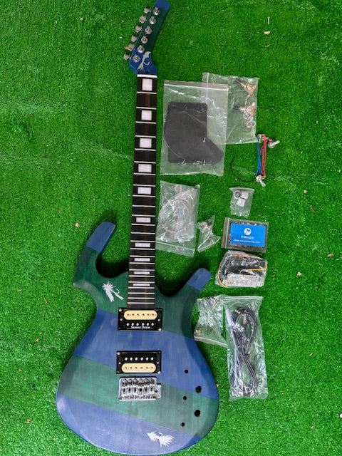 #17799, Building Photo, Based on PPK-521 Guitar Kit, Made by Anatol Bogajev (USA)