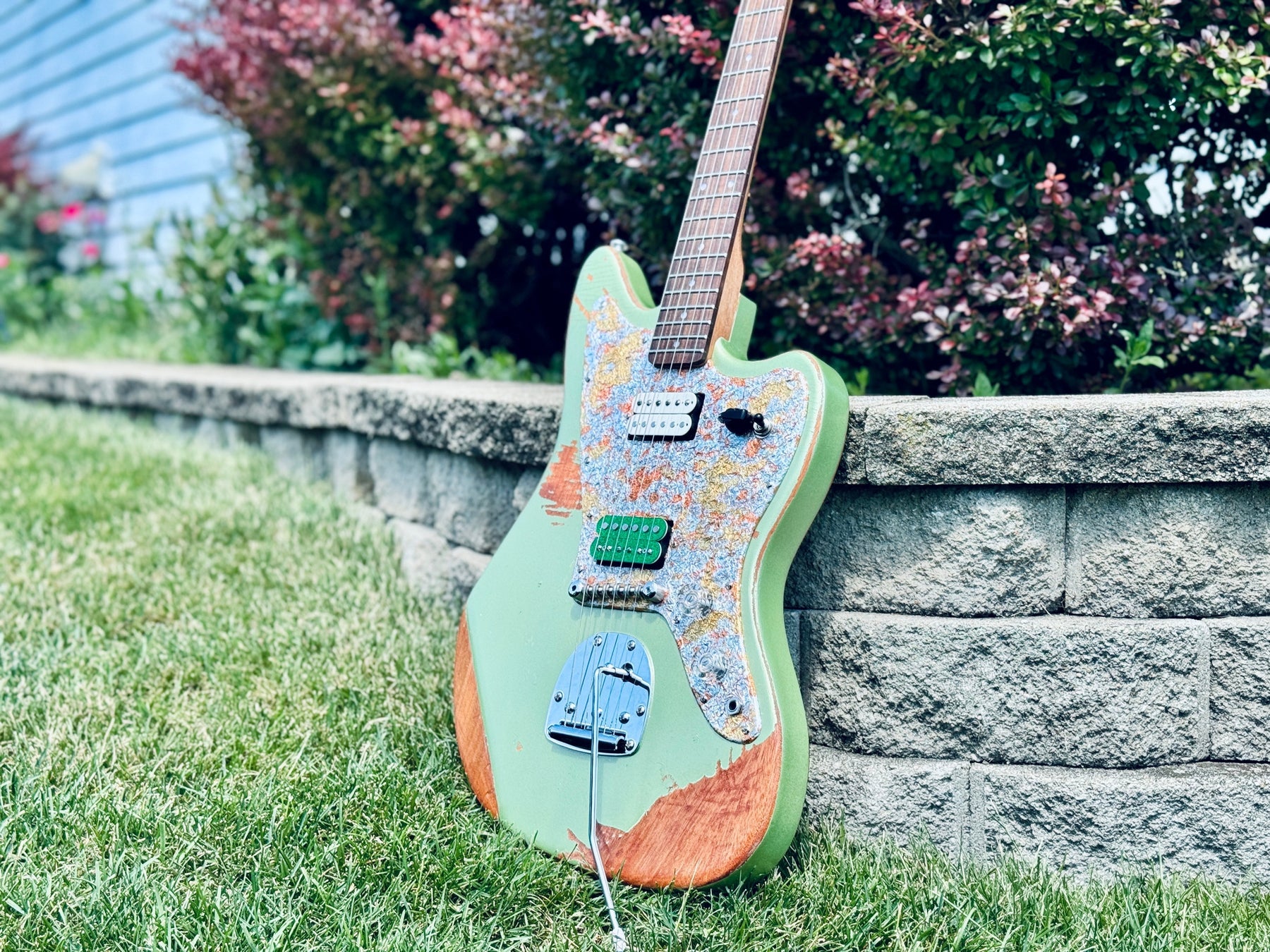 Completed Vintage-Style Electric Guitar | PJM-915 Kit Build by The Mix With ABD (USA)