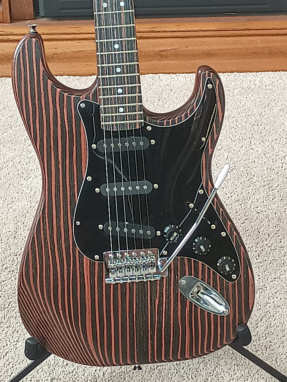 #19382 Order, Completed Guitar Photos, Based on PST-527 Cutom Guitar Kit, Made by Peter Jackson (USA)