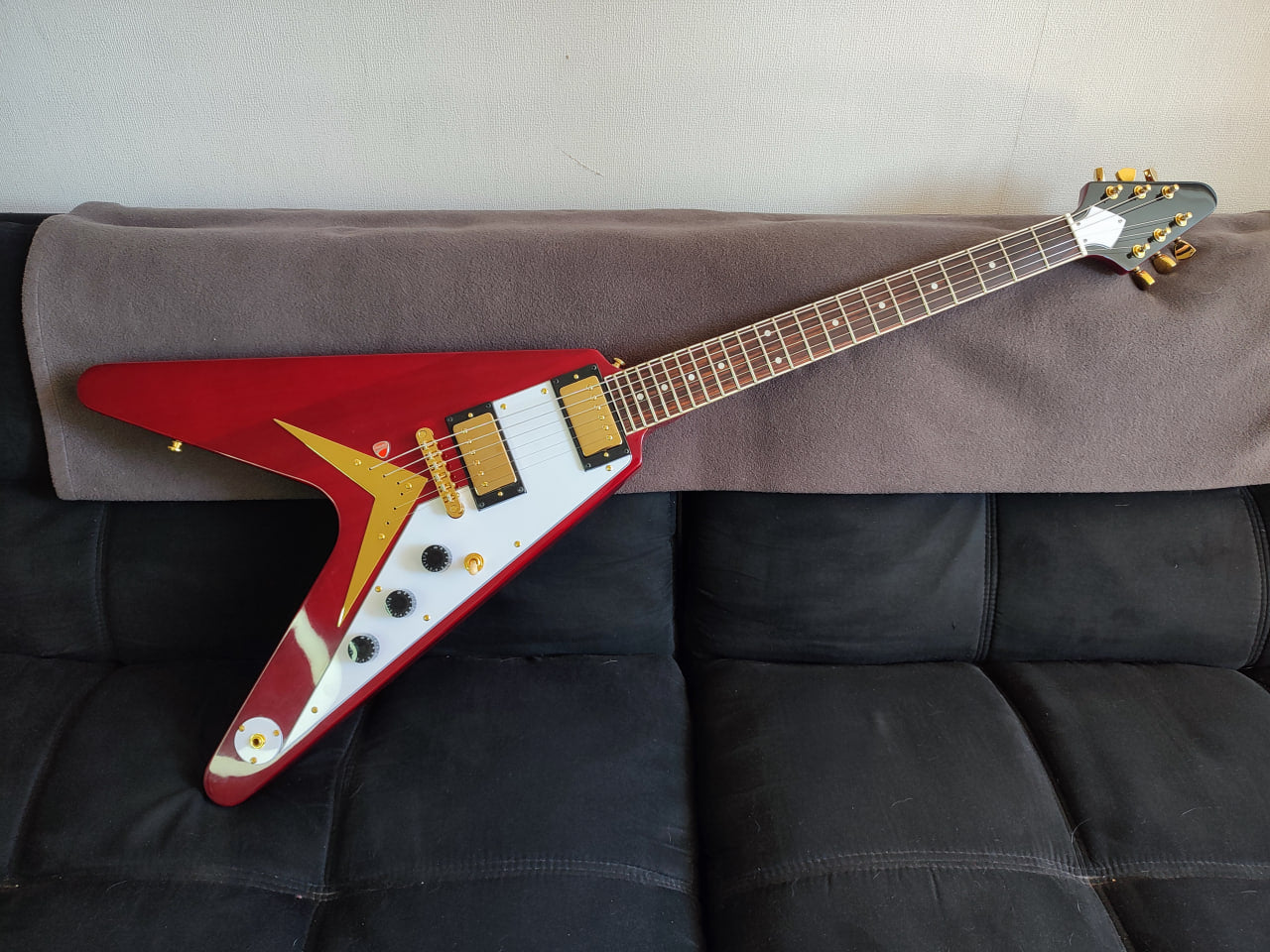 #11524 Order, Completed Guitar Photos, Based on ZQN0257 DIY Electric Guitar Kit, Made by Lukas Diaz (Chile).