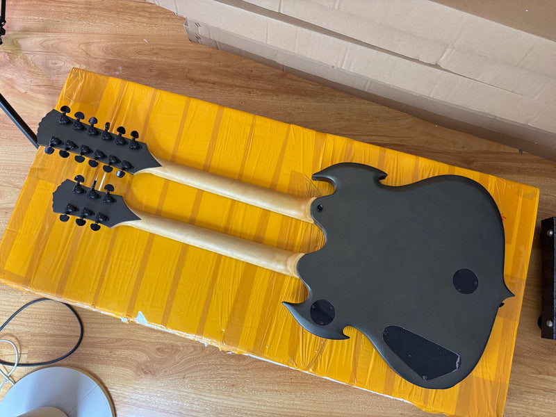 12‑String + 6‑String Double Neck Electric Guitar (LE-400, B Level)