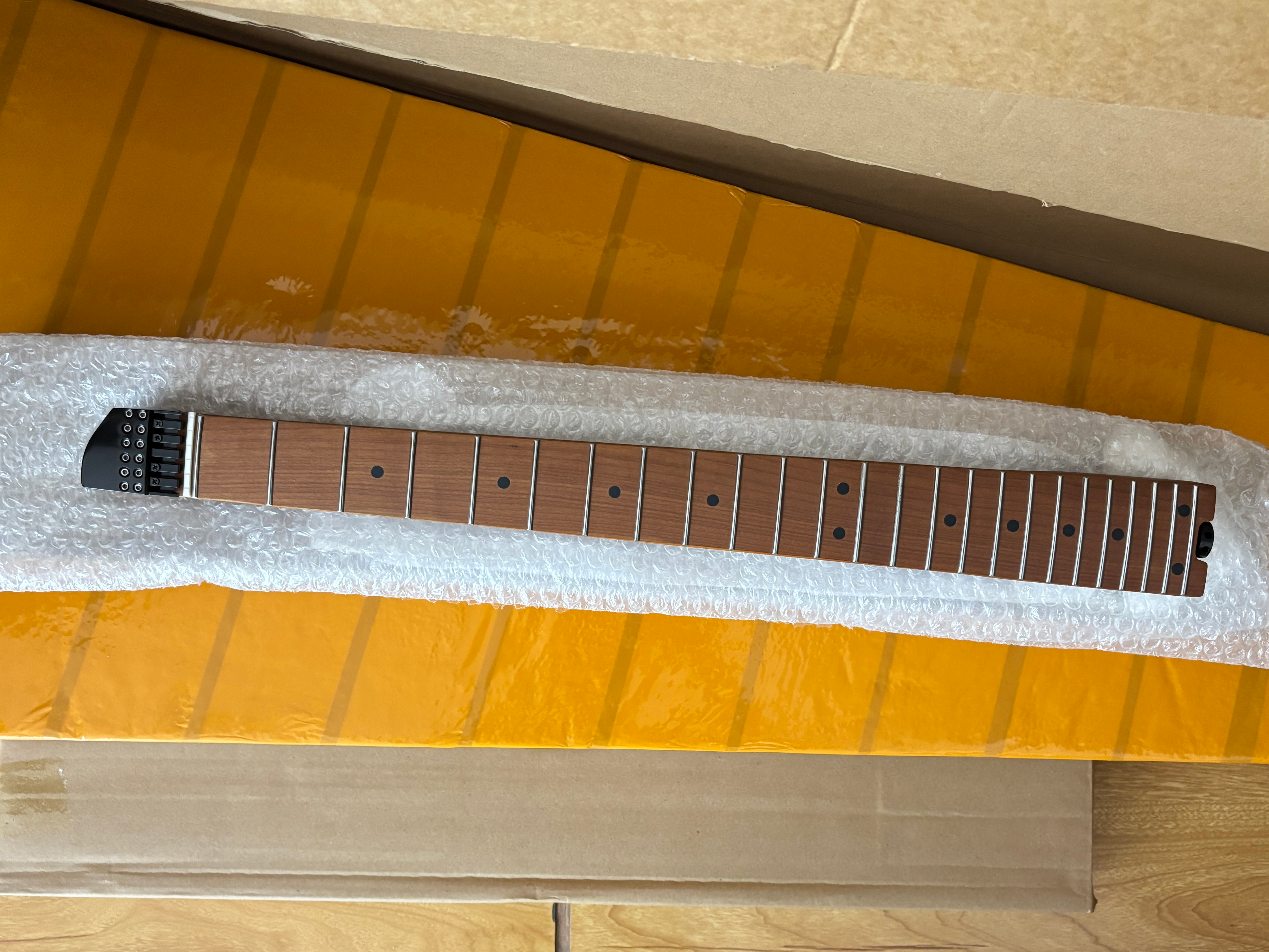 6-String Headless Roasted Maple Electric Guitar Neck (DTN-004)