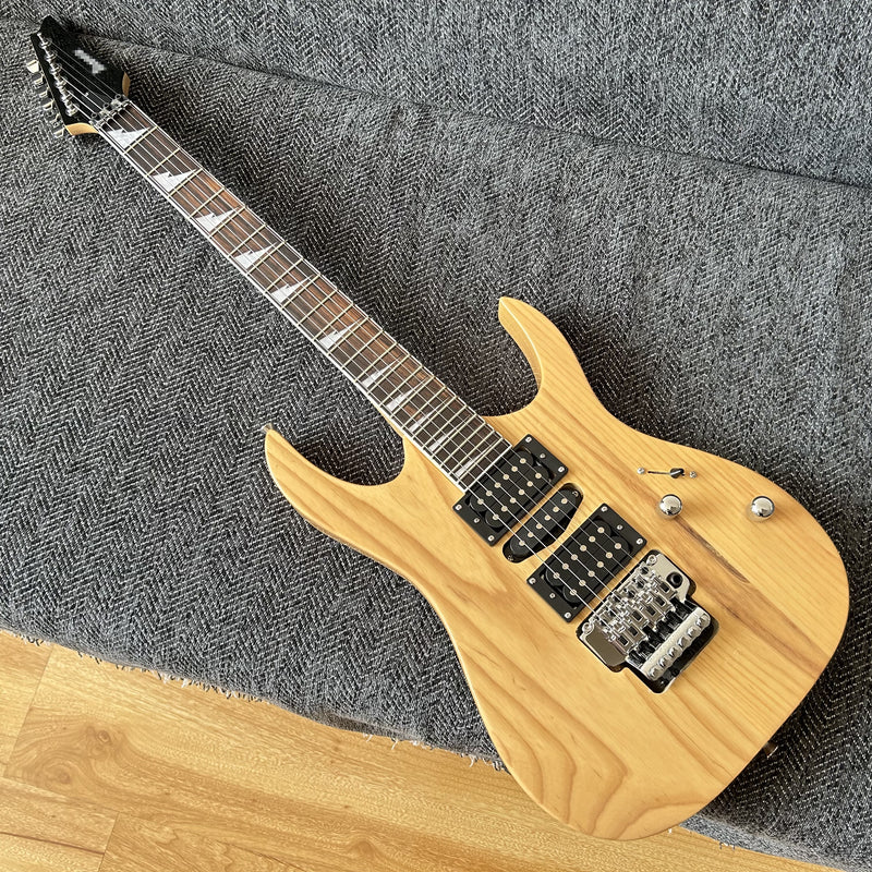 Ash Wood Body Glossy Finish Electric Guitar (GKS-007)