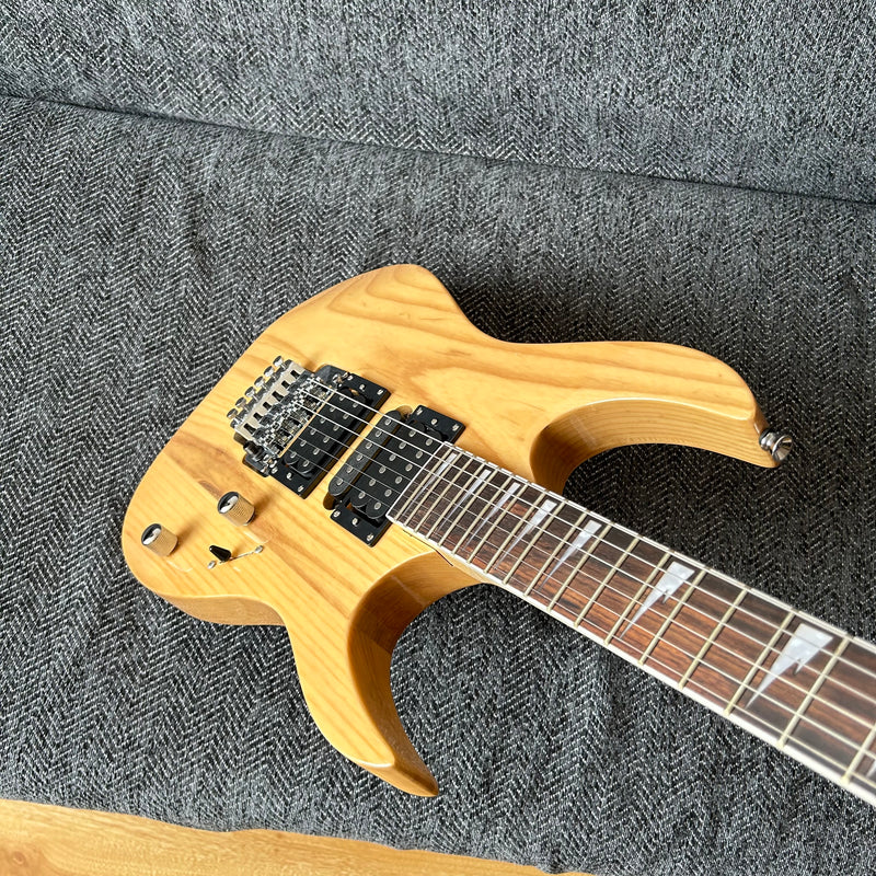 Ash Wood Body Glossy Finish Electric Guitar (GKS-007)