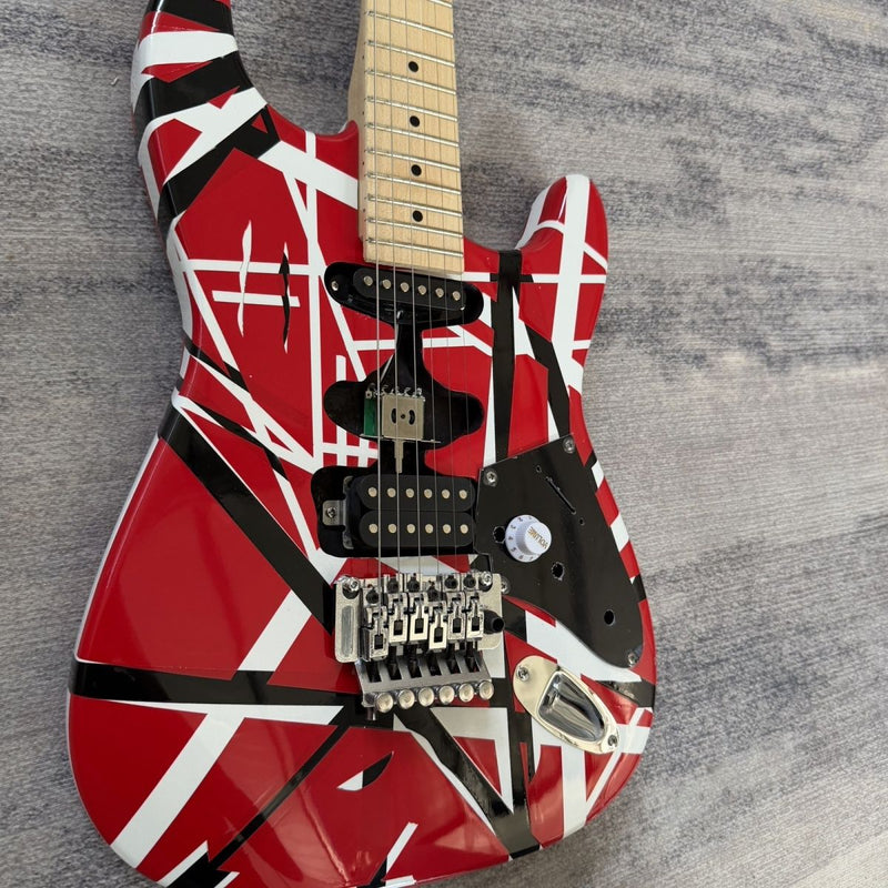 EVH Van Halen Striped Series ST Style Electric Guitar (LRG-026, No Logo)