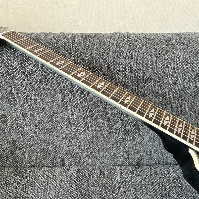 Flying V Style Electric Guitar with Metallic Silver Finish (GKS-010)