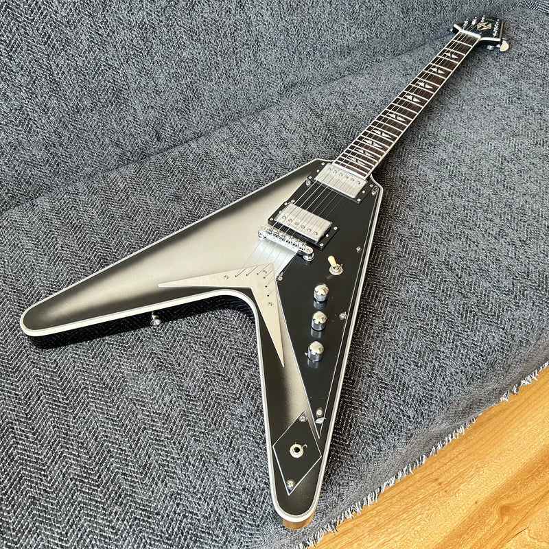 Flying V Style Electric Guitar with Metallic Silver Finish (GKS-010)