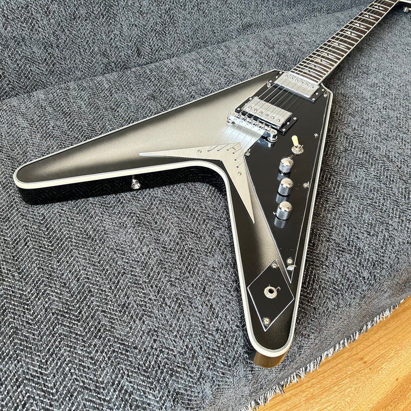 Flying V Style Electric Guitar with Metallic Silver Finish (GKS-010)