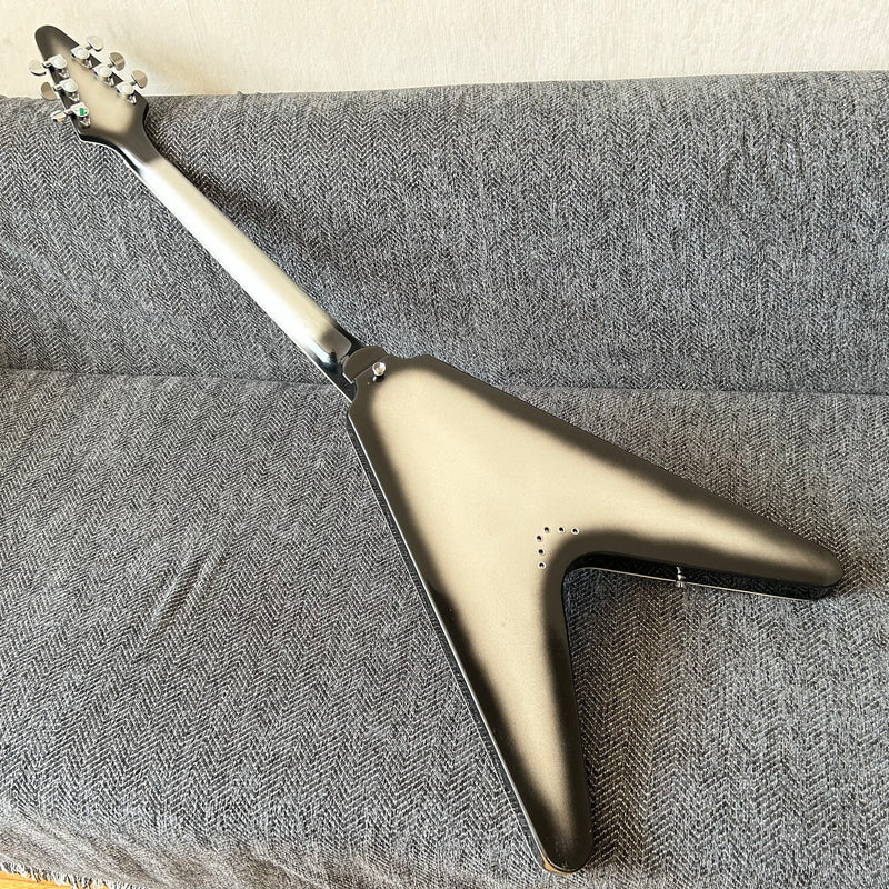 Flying V Style Electric Guitar with Metallic Silver Finish (GKS-010)
