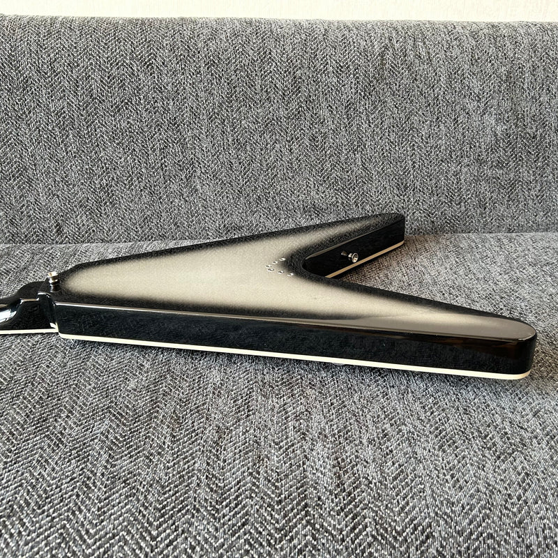 Flying V Style Electric Guitar with Metallic Silver Finish (GKS-010)