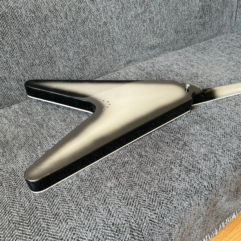 Flying V Style Electric Guitar with Metallic Silver Finish (GKS-010)