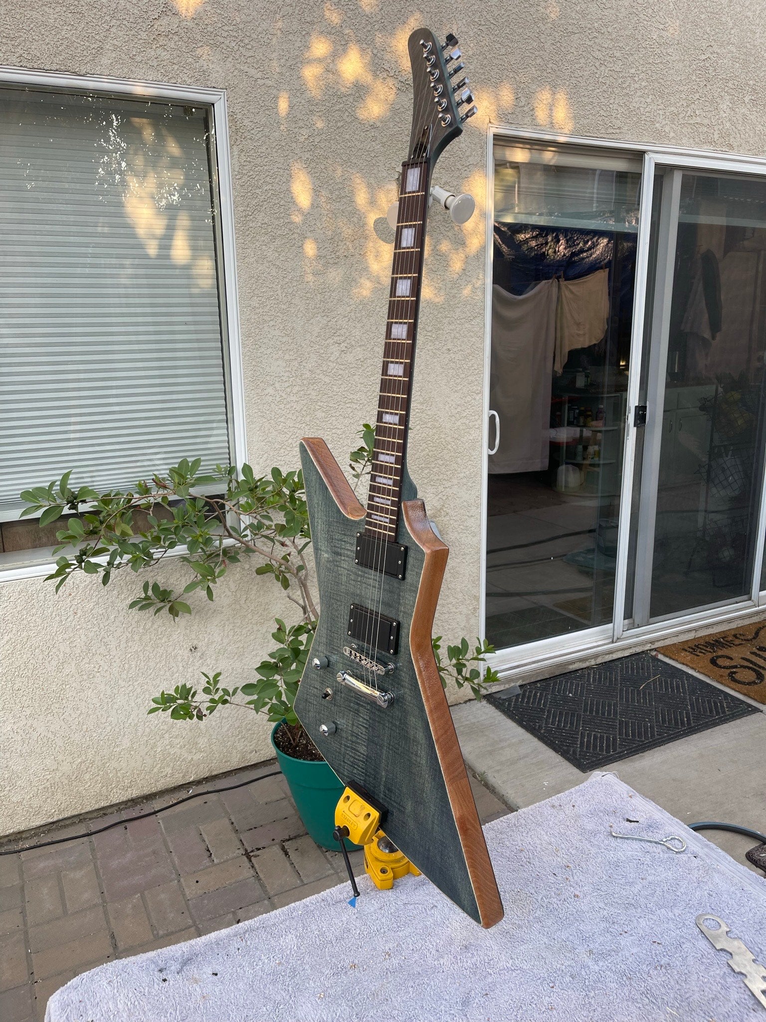 Left Hand Explorer DIY Electric Guitar Kit (PEX-619) — Guitar Kit Shop