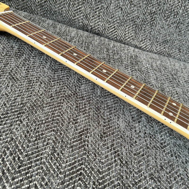 Jaguar Style Black Electric Guitar (GKS-015)
