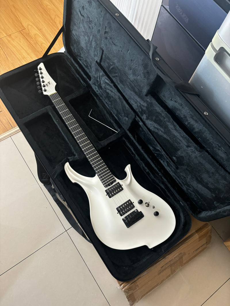 Koloss Brand Aviation Aluminum Alloy Body Electric Guitar with Gloss White Finish (GT-4M)