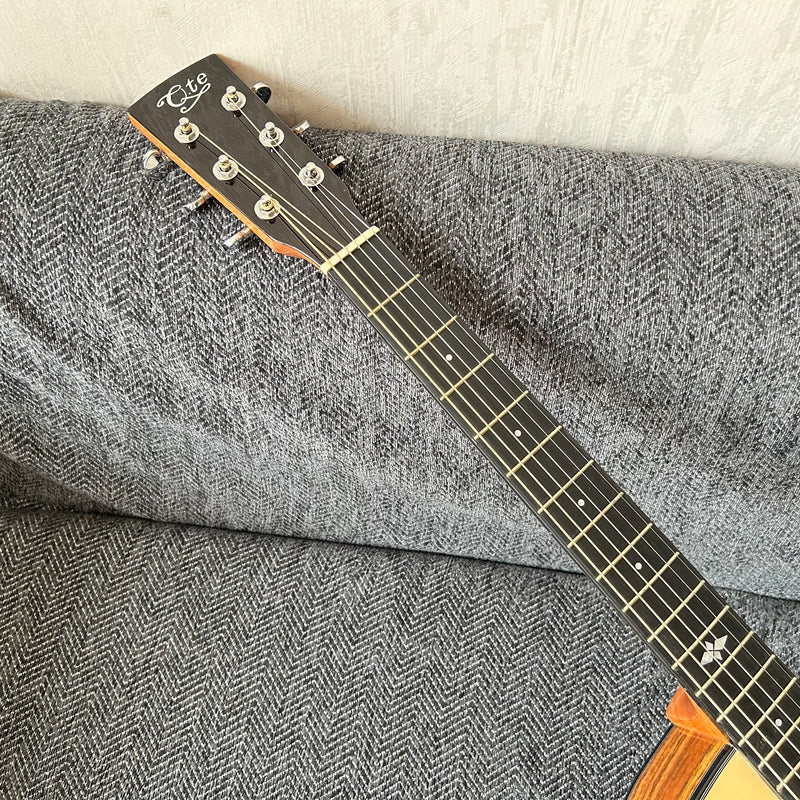 40 Inch Solid Spruce Top / Walnut Back & Sides Acoustic Guitar (CD801)