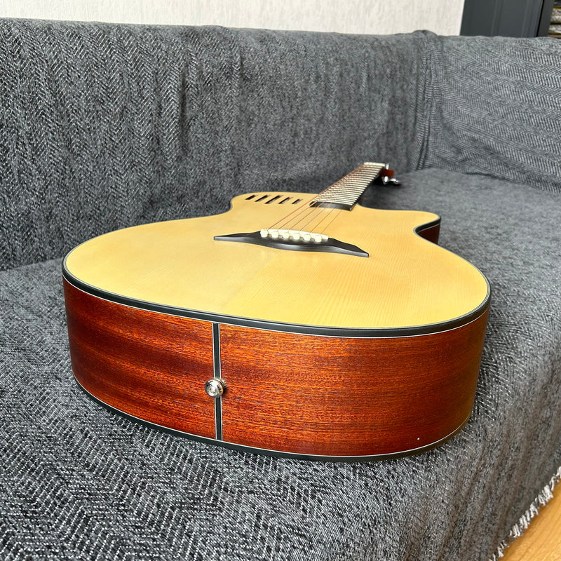 40 Inch Acoustic Guitar with Raindrop Sound Hole (Shanghai Music Show Sample LG-05)