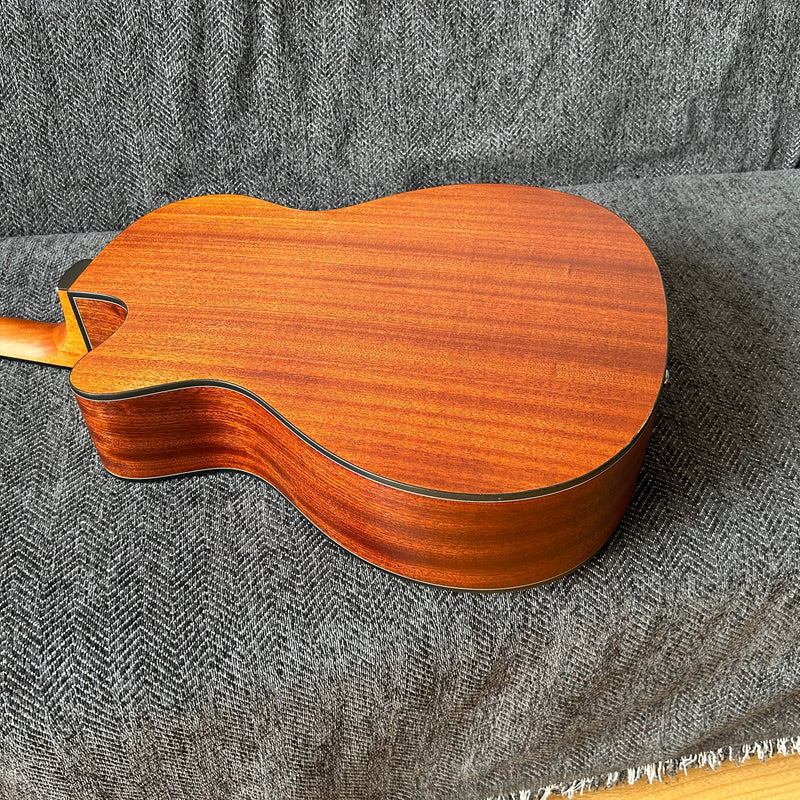 40 Inch Acoustic Guitar with Raindrop Sound Hole (Shanghai Music Show Sample LG-05)