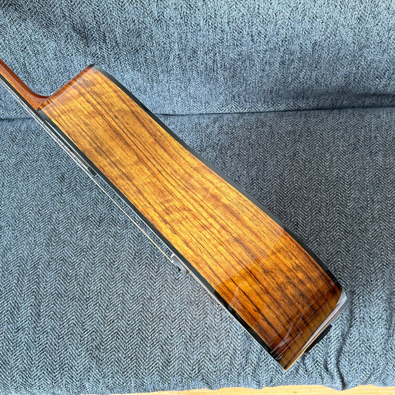 41 Inch Solid Spruce Top / Walnut Back & Sides Acoustic Guitar (QAG82S)