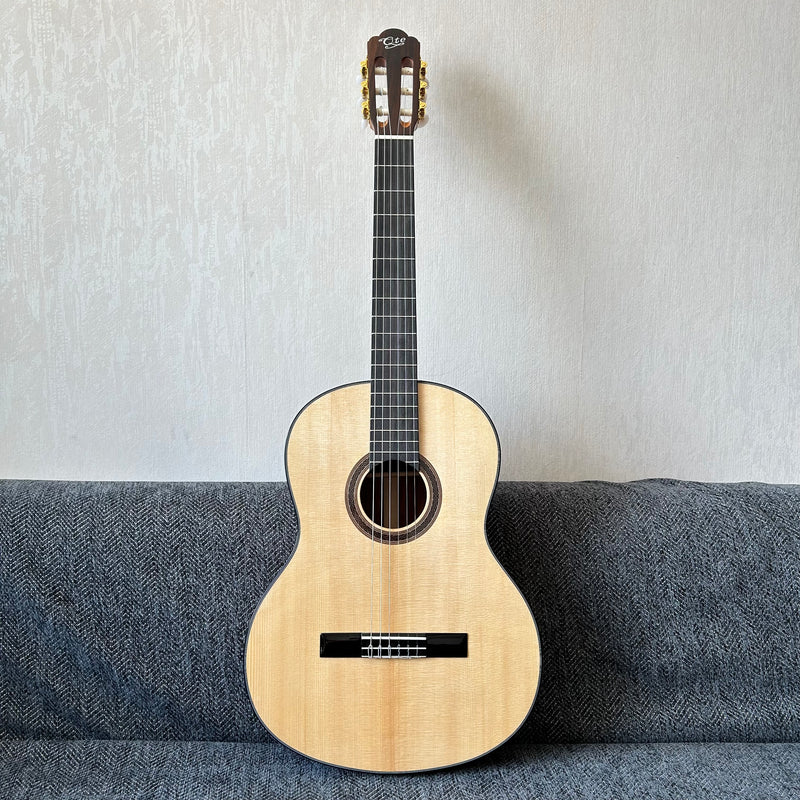 Shanghai Music Show Sample 39 Inch Solid Spruce Top Classical Guitar (C71)