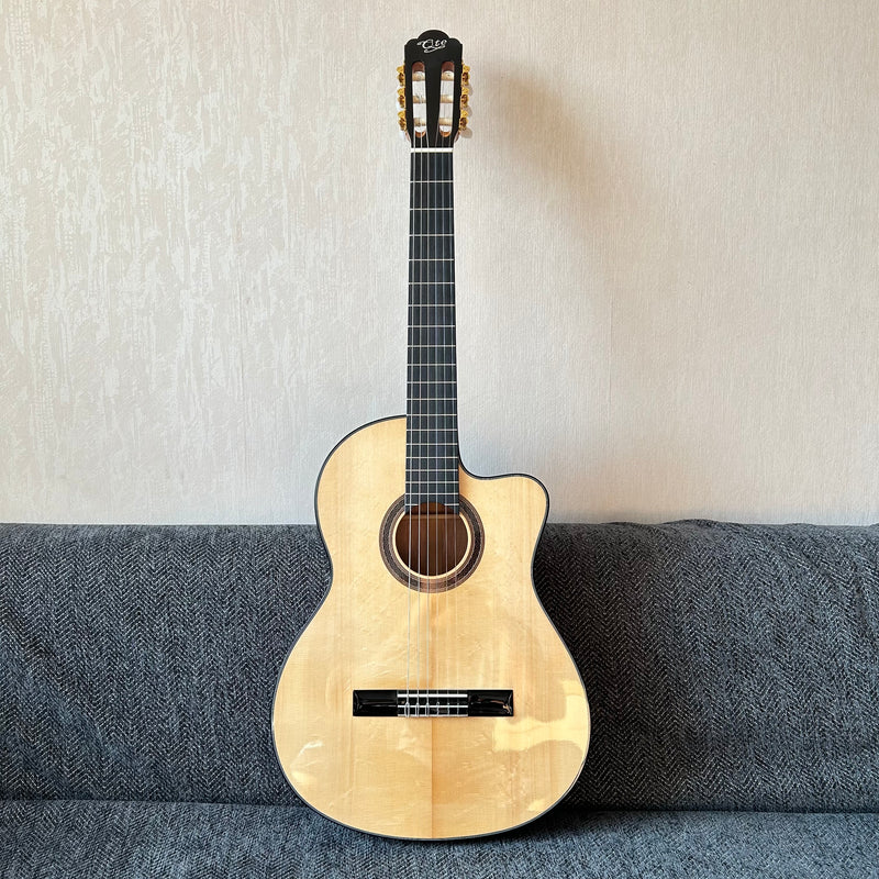 Shanghai Music Show Sample 39 Inch Solid Spruce Top Classical Guitar (C81)