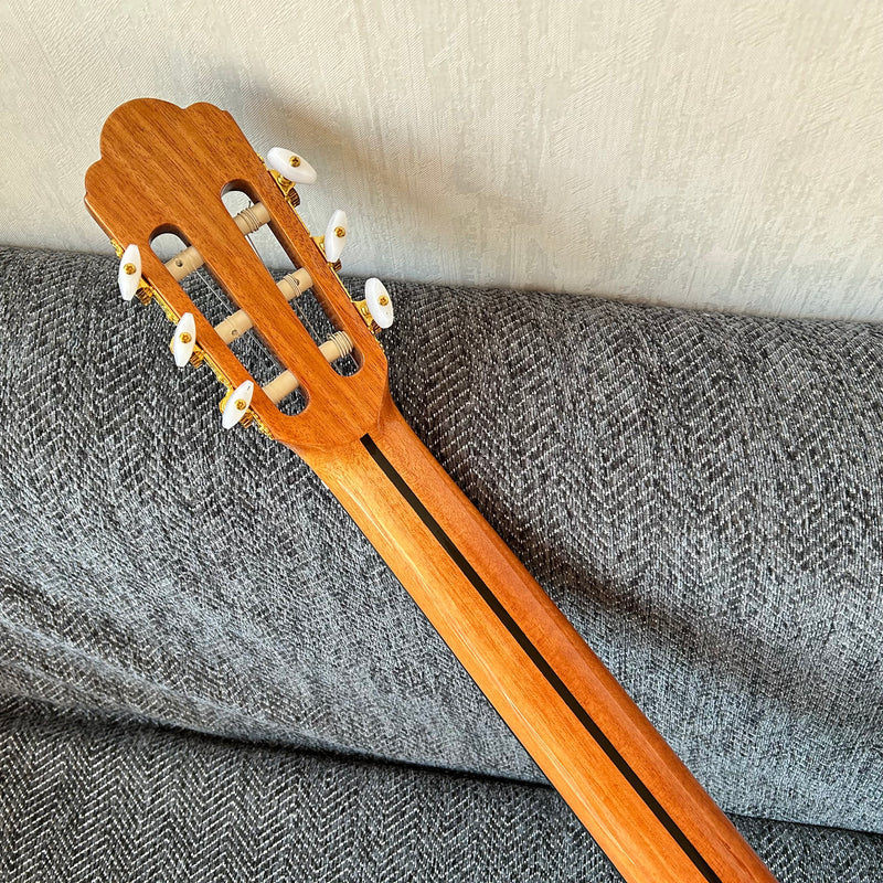 Shanghai Music Show Sample 39 Inch Solid Spruce Top Classical Guitar (C81)