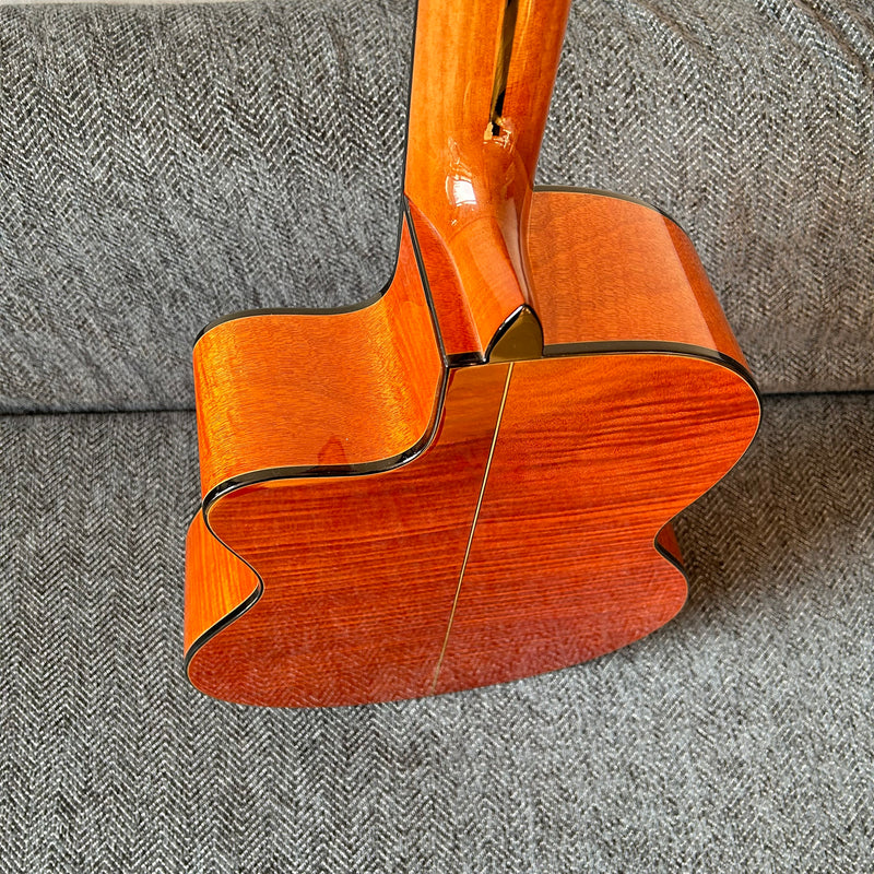 Shanghai Music Show Sample 39 Inch Solid Spruce Top Classical Guitar (C81)
