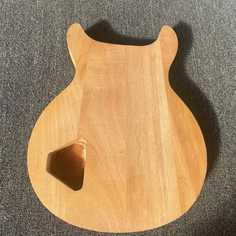 Free Electric Guitar / Bass Guitar Body (B Level, 0037)