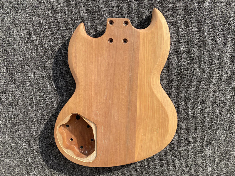 Free Electric Guitar Body / Bass Guitar Body (B Level, 0516)