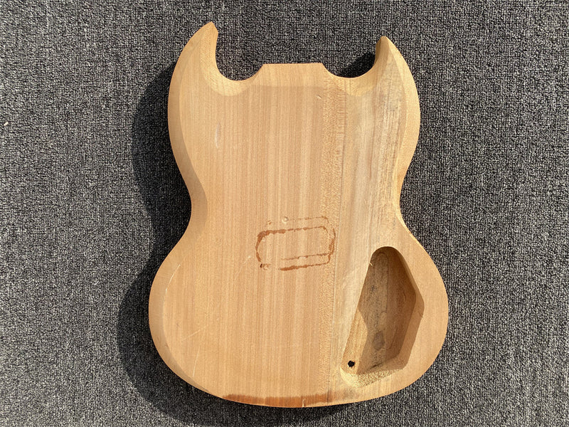 Free Electric Guitar Body / Bass Guitar Body (B Level, 0517)