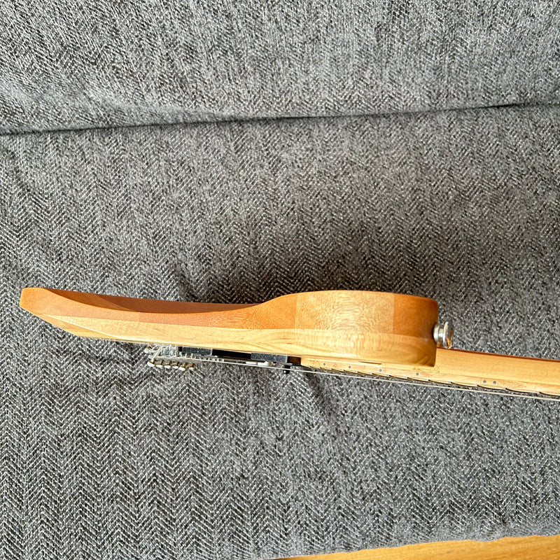 Sakura Brand Neck Through Design Electric Guitar (EEG-076, not new)