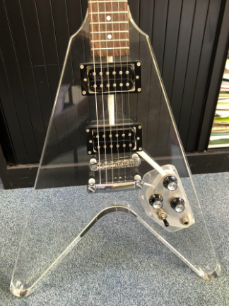 Custom Flying V Style Acrylic Guitar (2025-09-28)