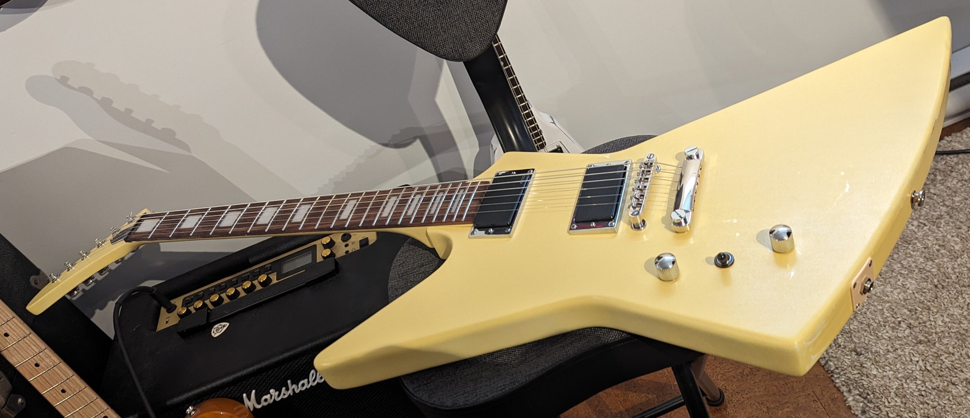 Left-Handed Explorer DIY Electric Guitar Kit (PEX-619) — Guitar