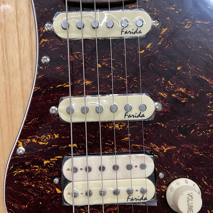 PANGO Music Electric Gutiar on Sale (092)